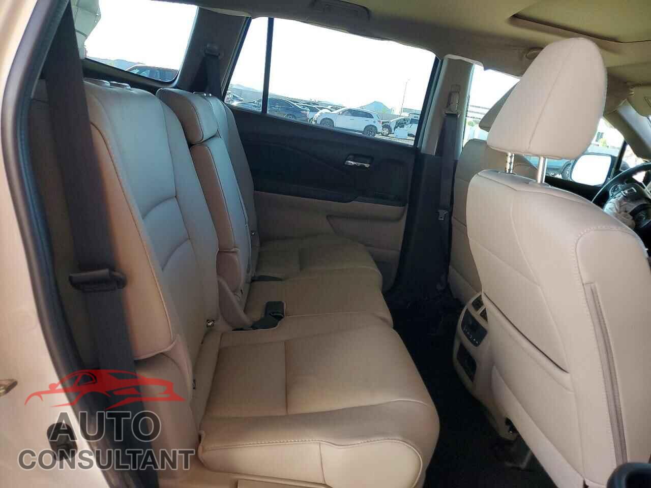 HONDA PILOT 2017 - 5FNYF6H5XHB037686