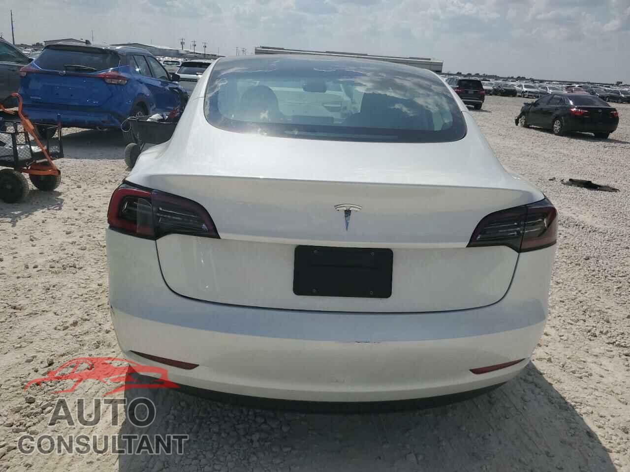 TESLA MODEL 3 2023 - 5YJ3E1EA8PF563329