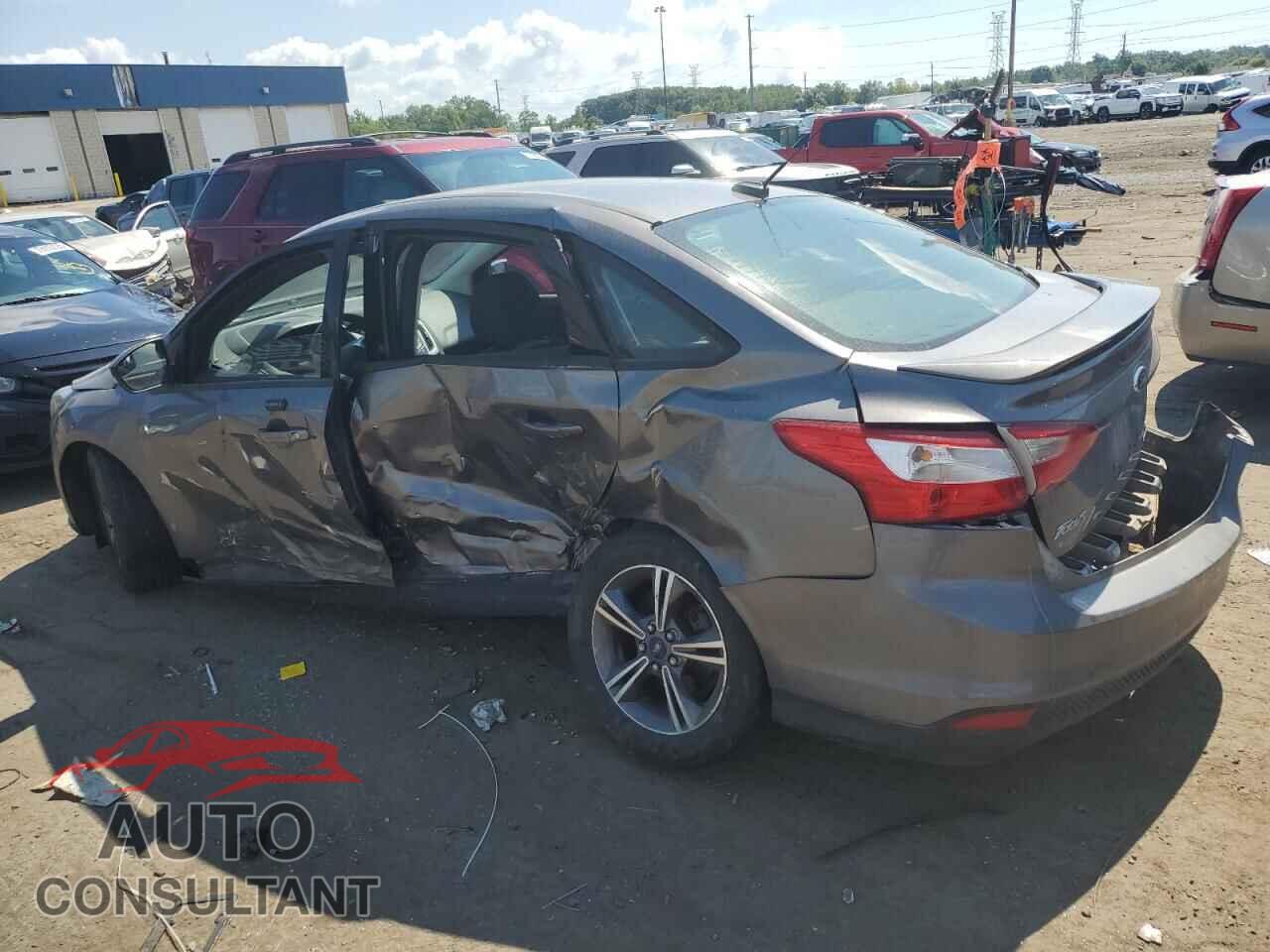 FORD FOCUS 2014 - 1FADP3F28EL405915