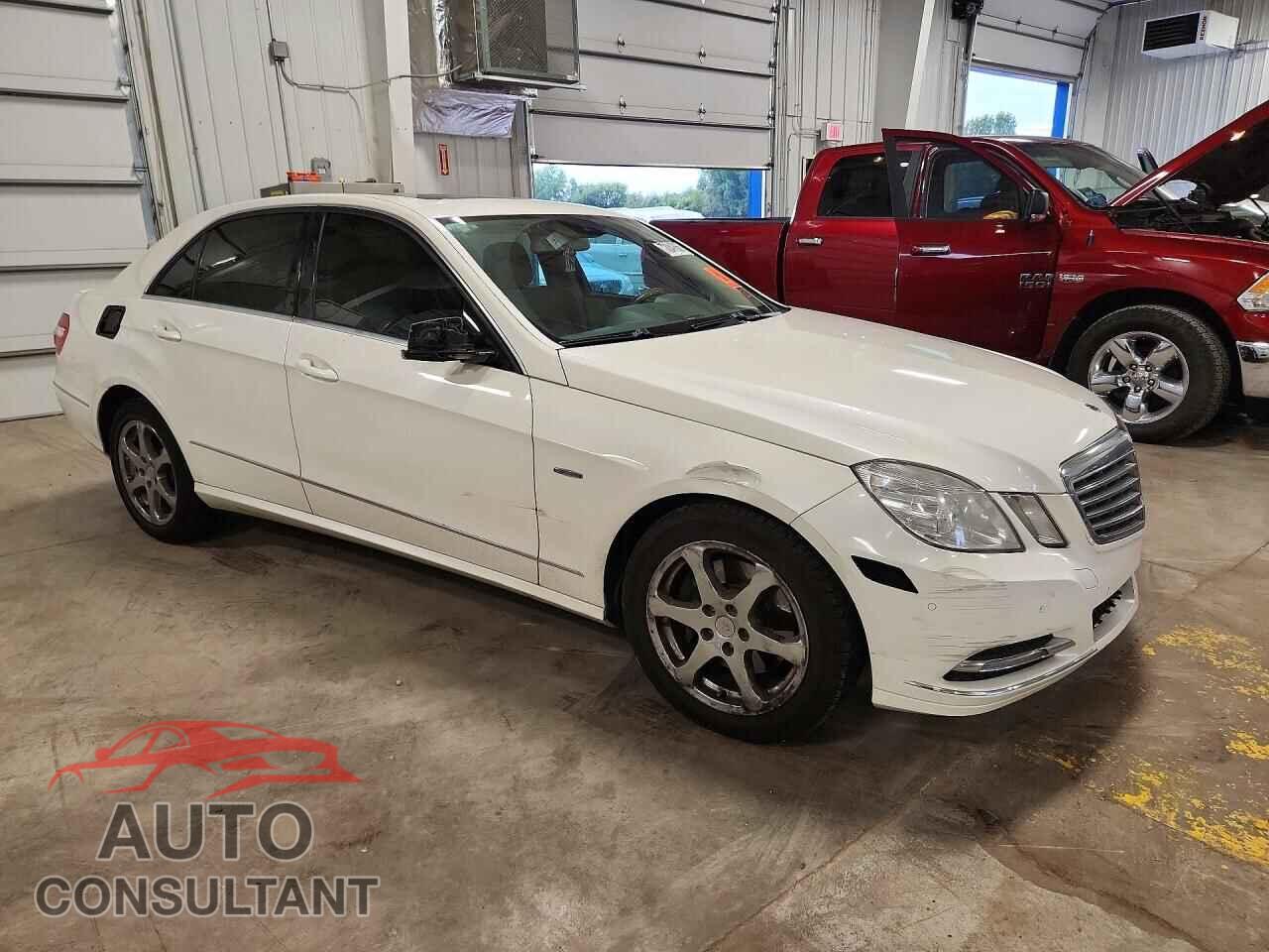 MERCEDES-BENZ E-CLASS 2012 - WDDHF5KB2CA528141