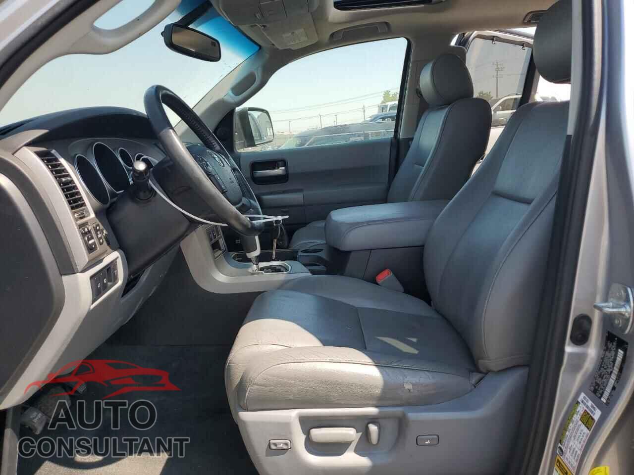 TOYOTA SEQUOIA 2012 - 5TDJY5G14CS055674