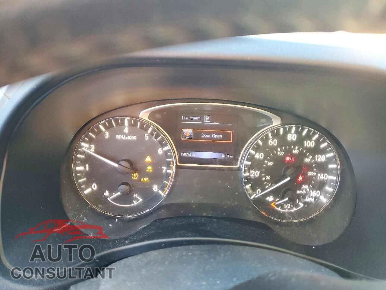NISSAN PATHFINDER 2017 - 5N1DR2MM6HC649422