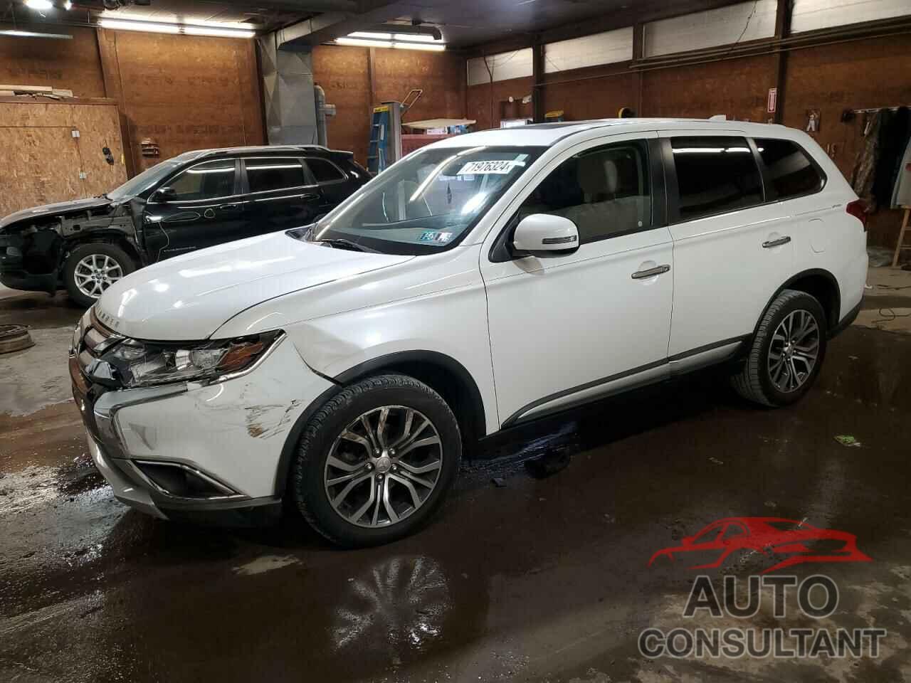 MITSUBISHI OUTLANDER 2018 - JA4AZ3A35JZ011118