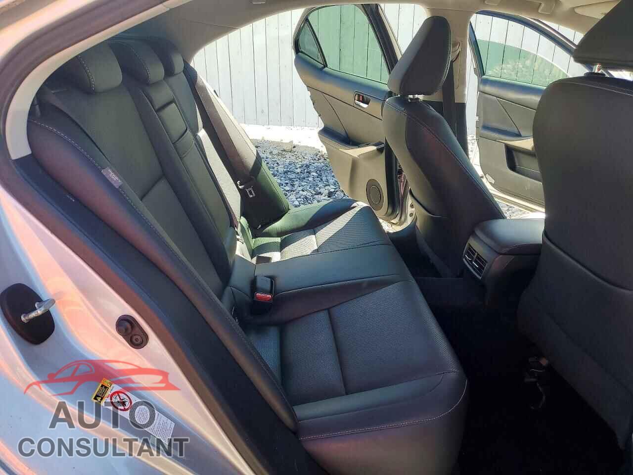 LEXUS IS 2014 - JTHCF1D23E5002024