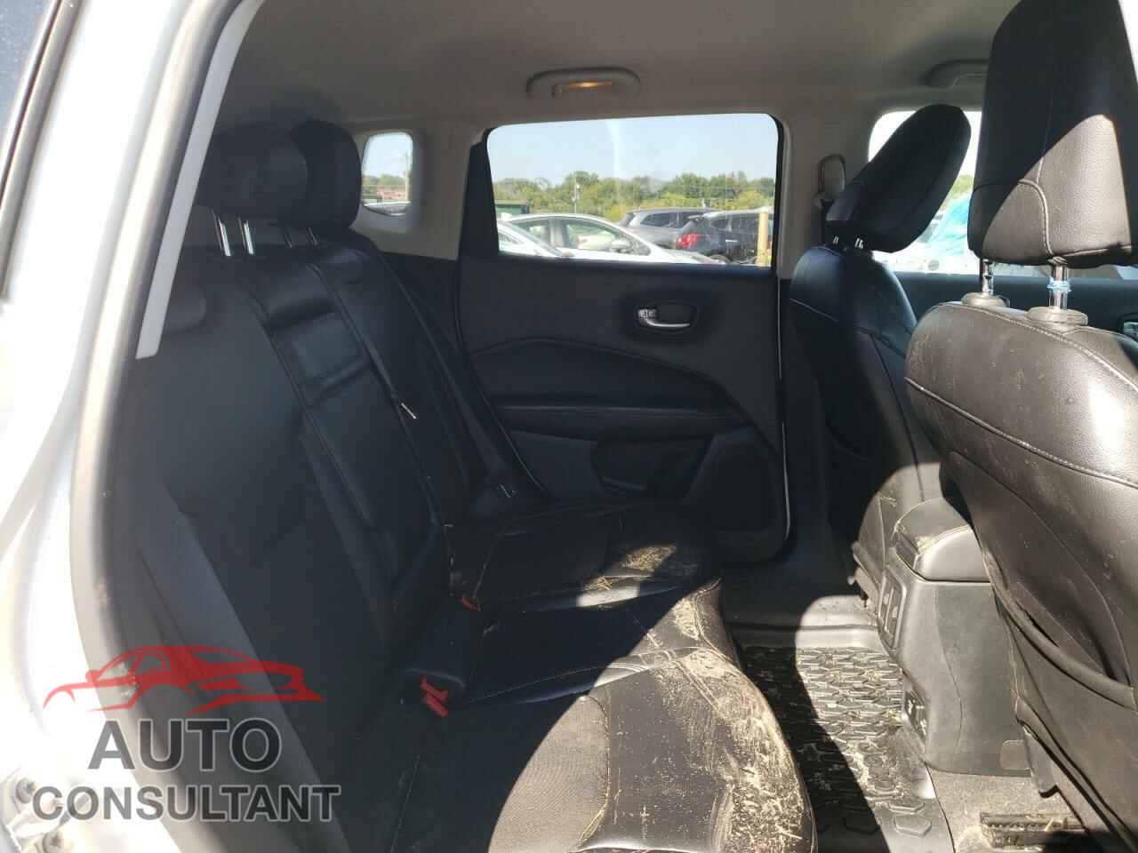 JEEP COMPASS 2018 - 3C4NJDBB7JT262224