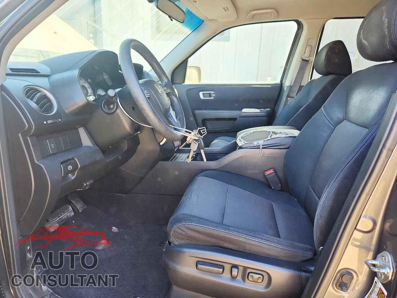 HONDA PILOT 2010 - 5FNYF3H47AB015284