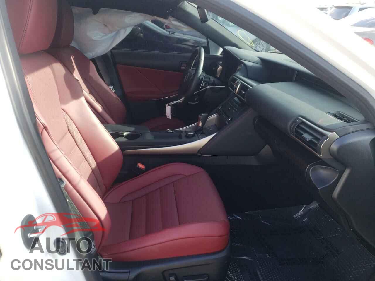 LEXUS IS 2020 - JTHG81F29L5043201