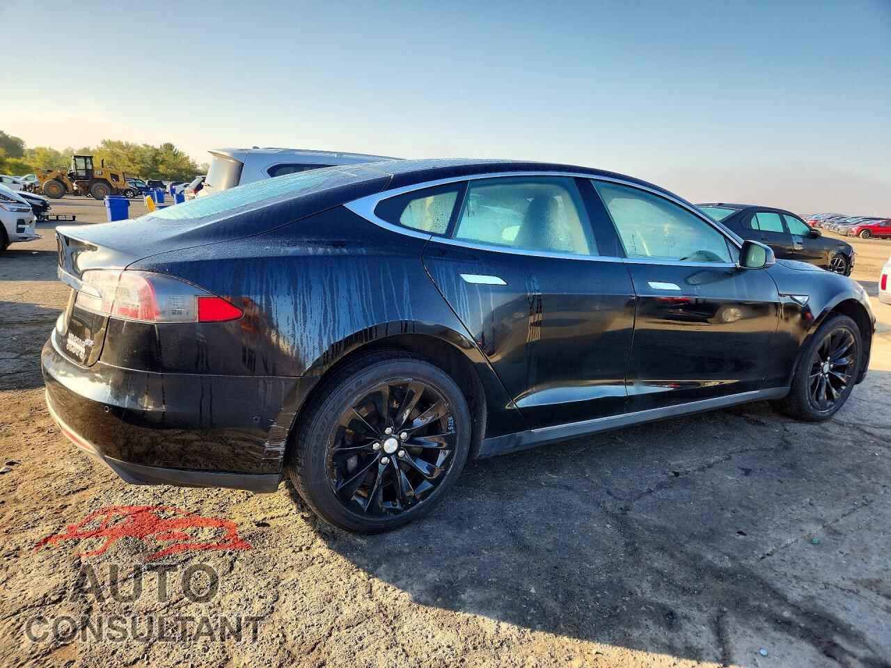TESLA MODEL S 2015 - 5YJSA1H19FF082510