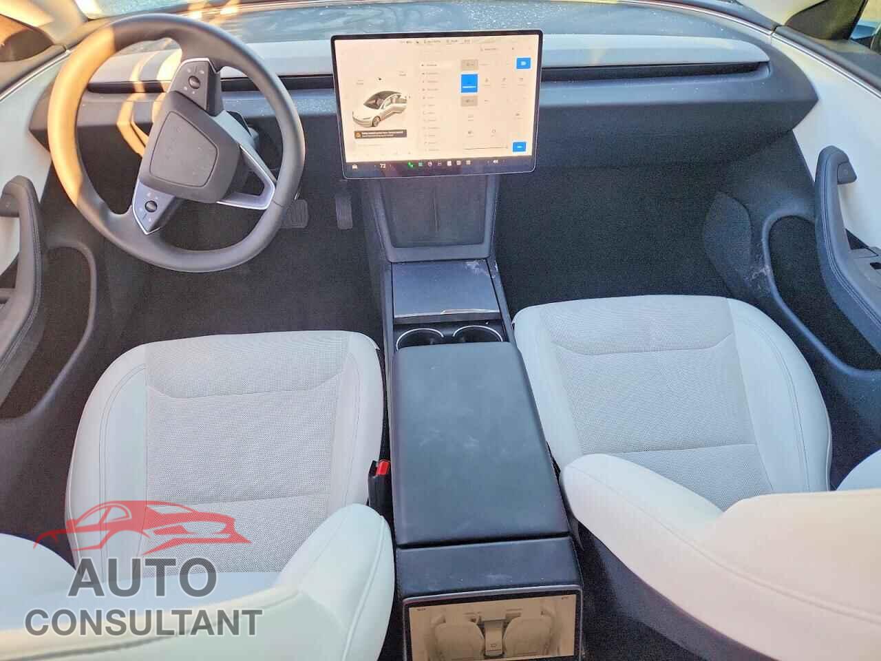 TESLA MODEL 3 2024 - 5YJ3E1EA8RF847529