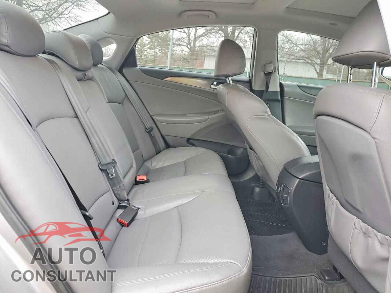 HYUNDAI SONATA 2012 - KMHEC4A40CA024492