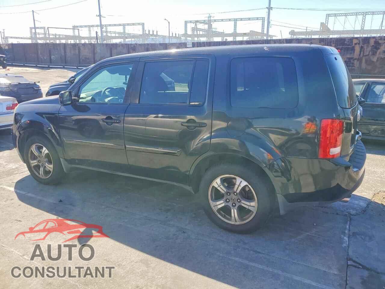 HONDA PILOT 2015 - 5FNYF3H32FB005292