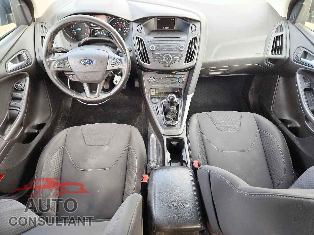 FORD FOCUS 2016 - 1FADP3K27GL286795