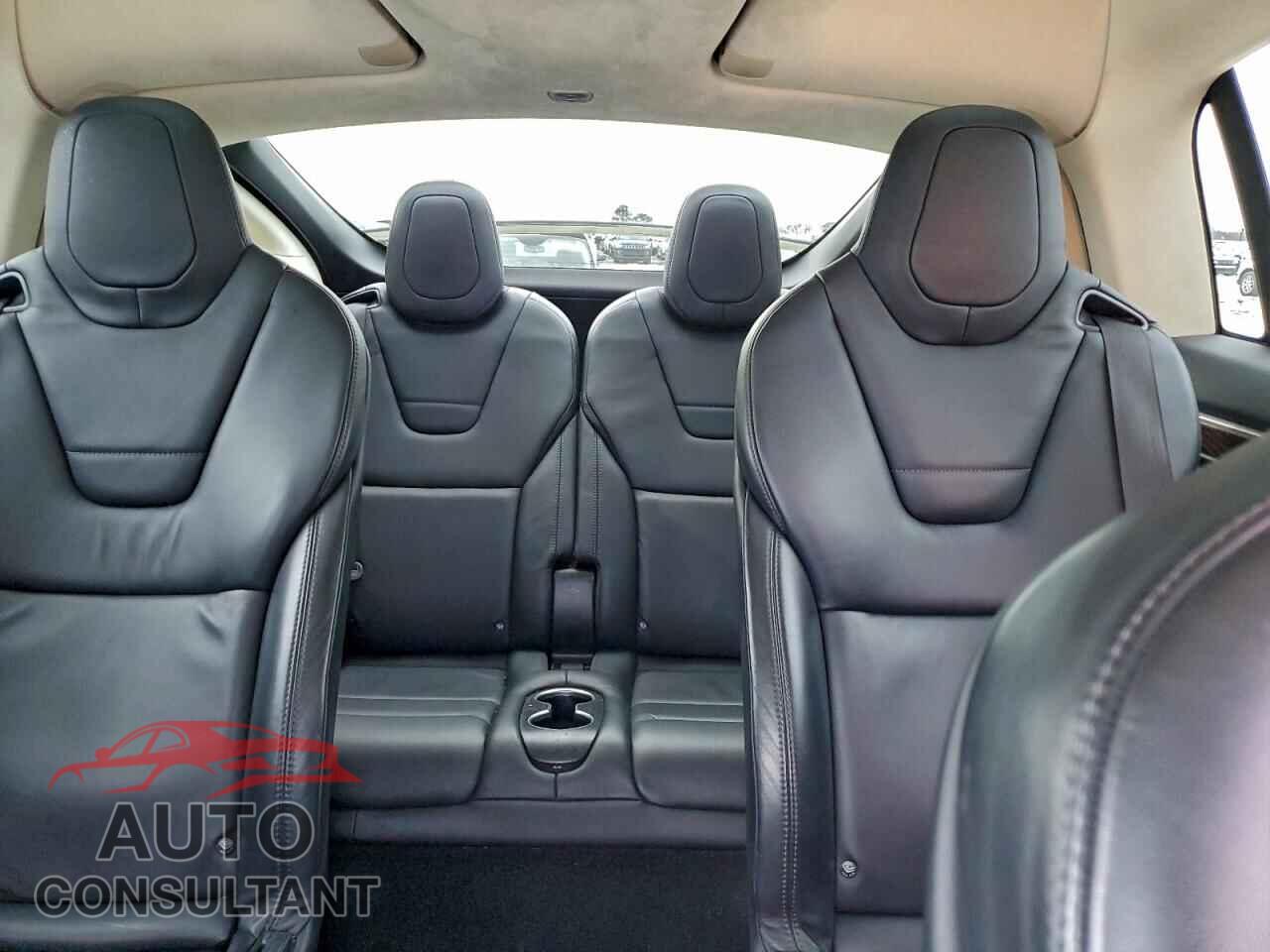 TESLA MODEL X 2017 - 5YJXCBE21HF035574
