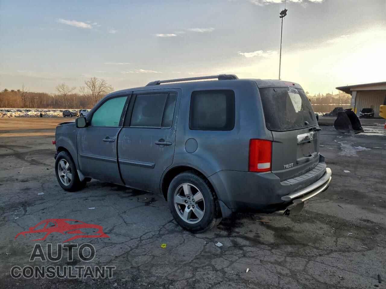 HONDA PILOT 2010 - 5FNYF4H40AB018212