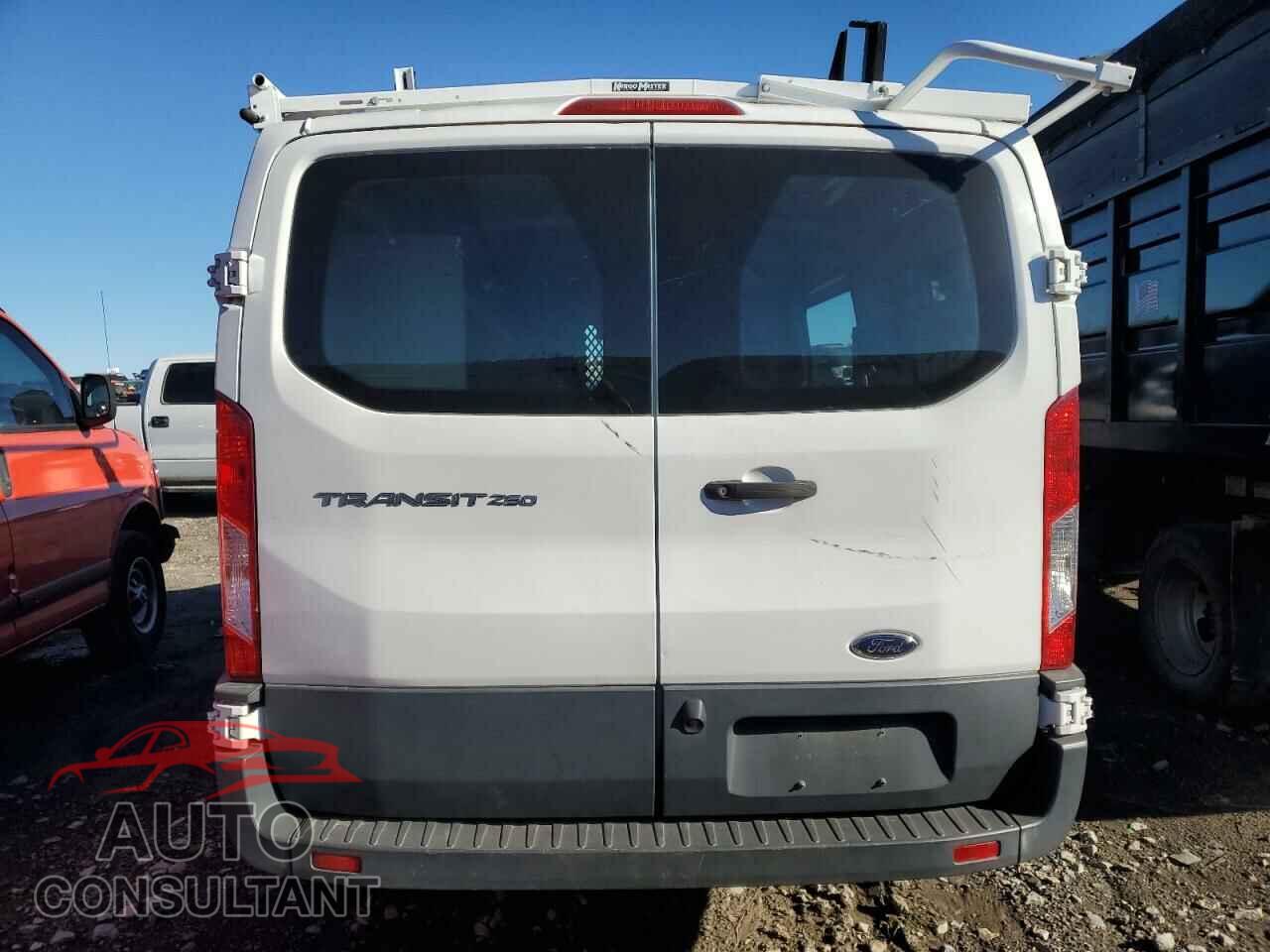 FORD TRANSIT 2018 - 1FTYR1YM5JKB16368