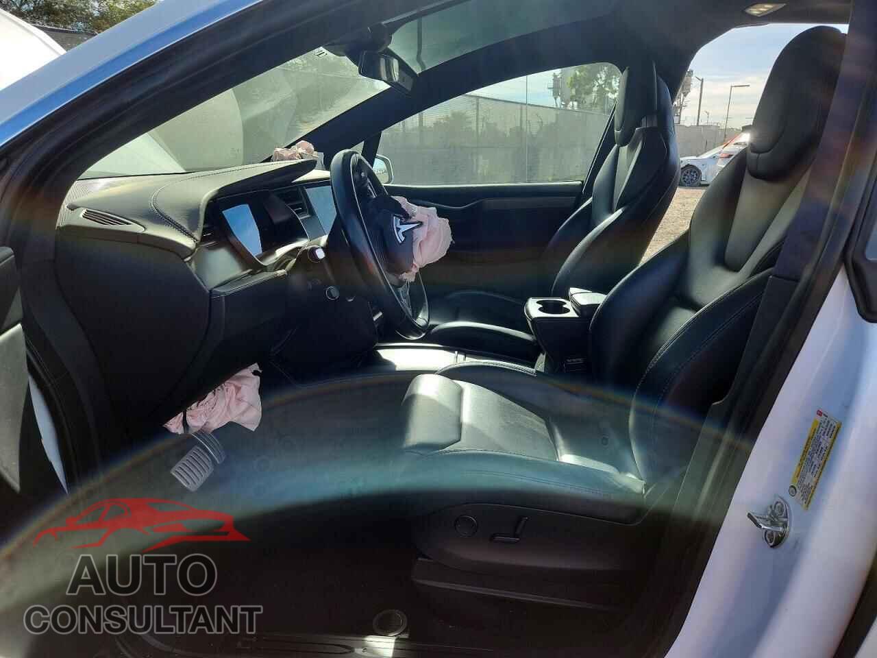 TESLA MODEL X 2019 - 5YJXCAE46KF162369