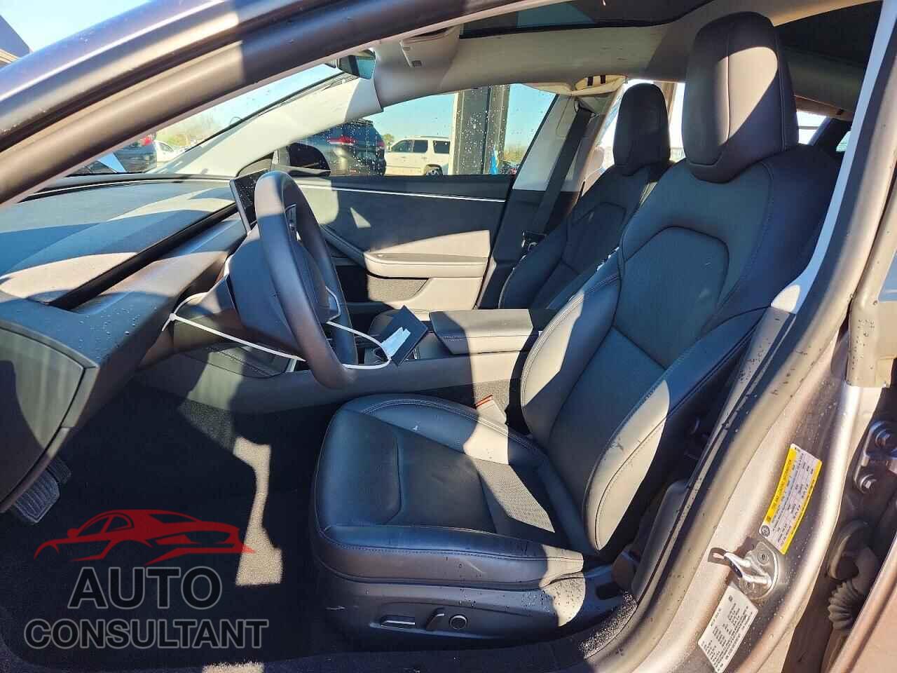 TESLA MODEL 3 2025 - 5YJ3E1EB7SF967451