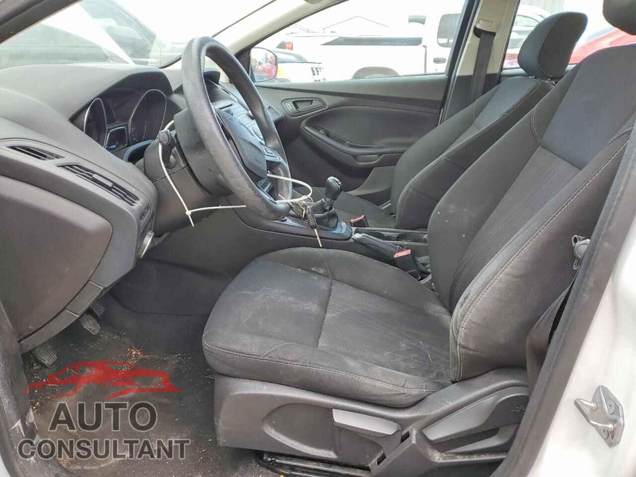 FORD FOCUS 2016 - 1FADP3E26GL361241