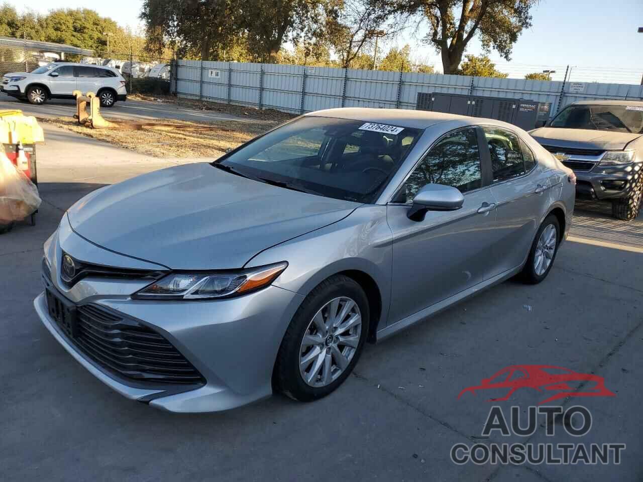 TOYOTA CAMRY 2018 - 4T1B11HK9JU146727