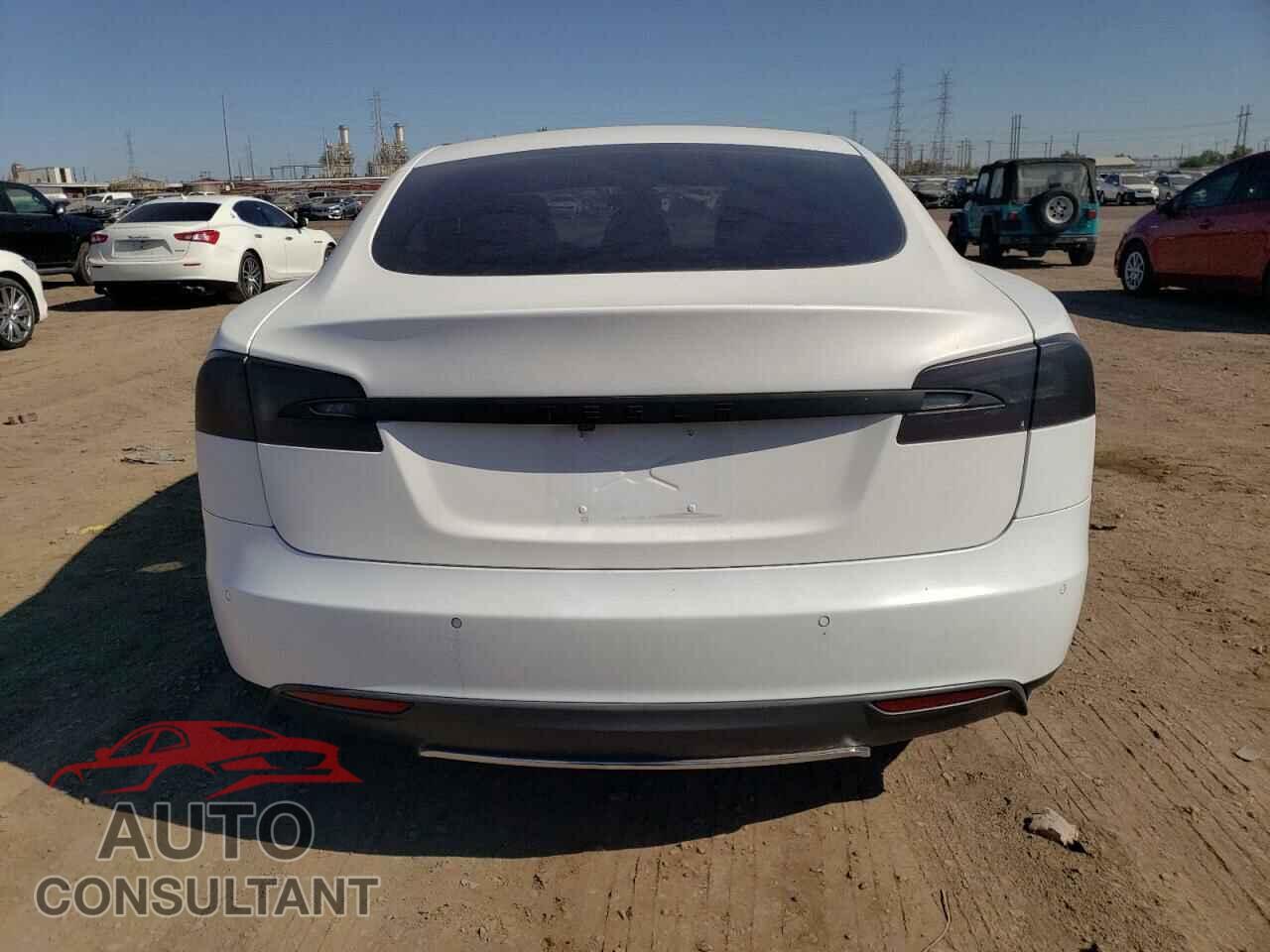TESLA MODEL S 2015 - 5YJSA1S1XFFP69486