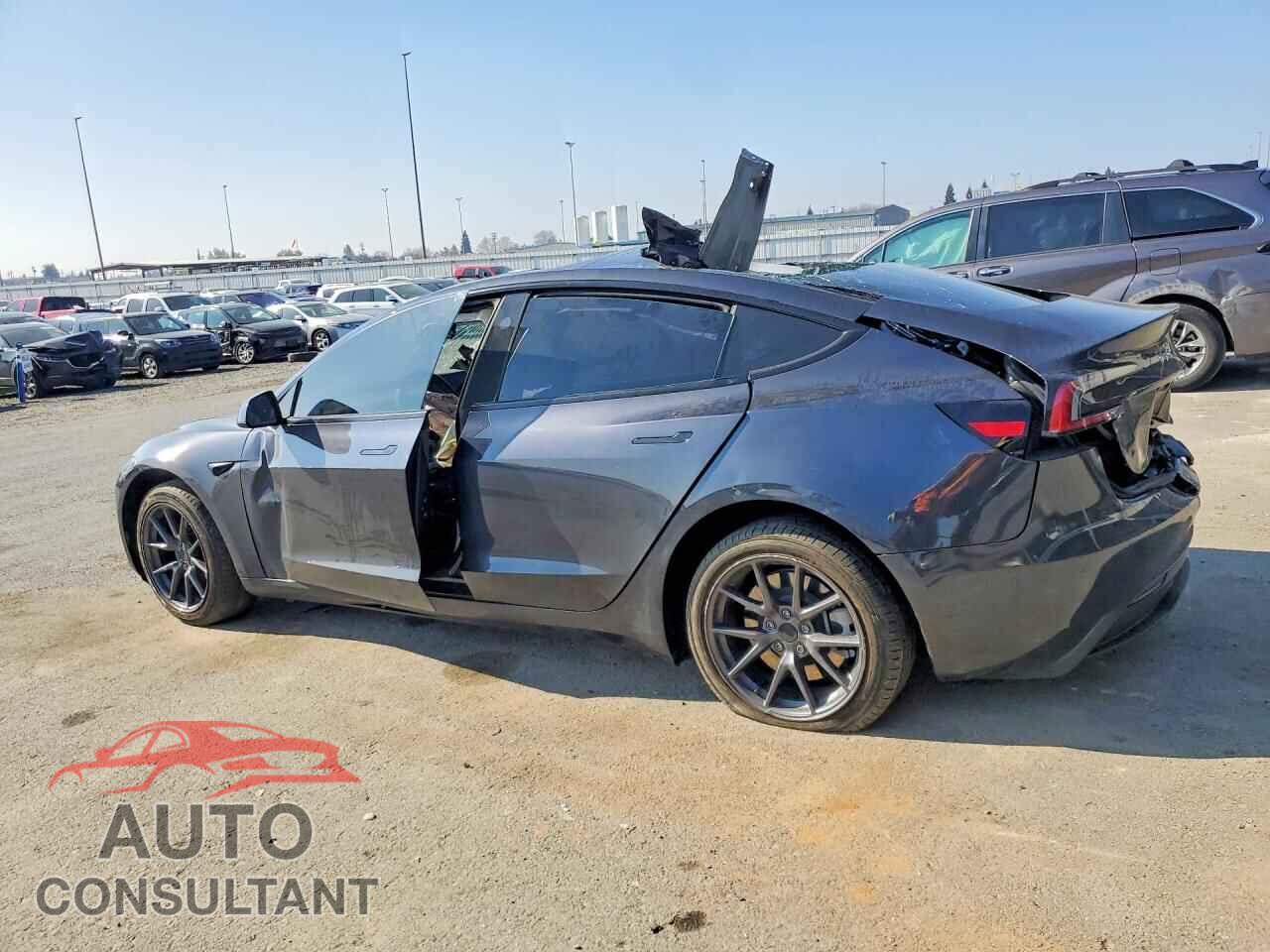 TESLA MODEL 3 2025 - 5YJ3E1EA9SF879993