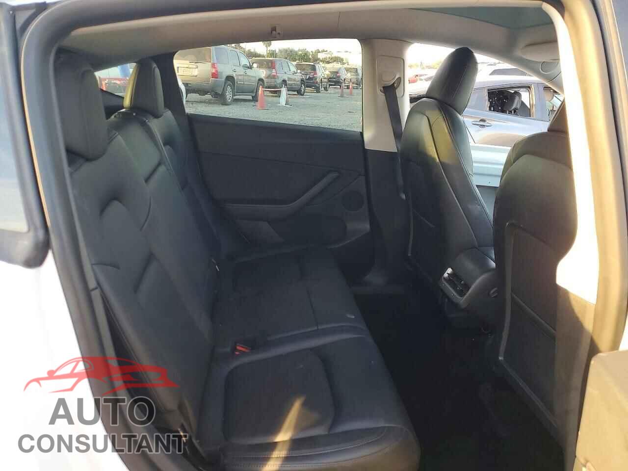 TESLA MODEL Y 2021 - 5YJYGAEE3MF196743