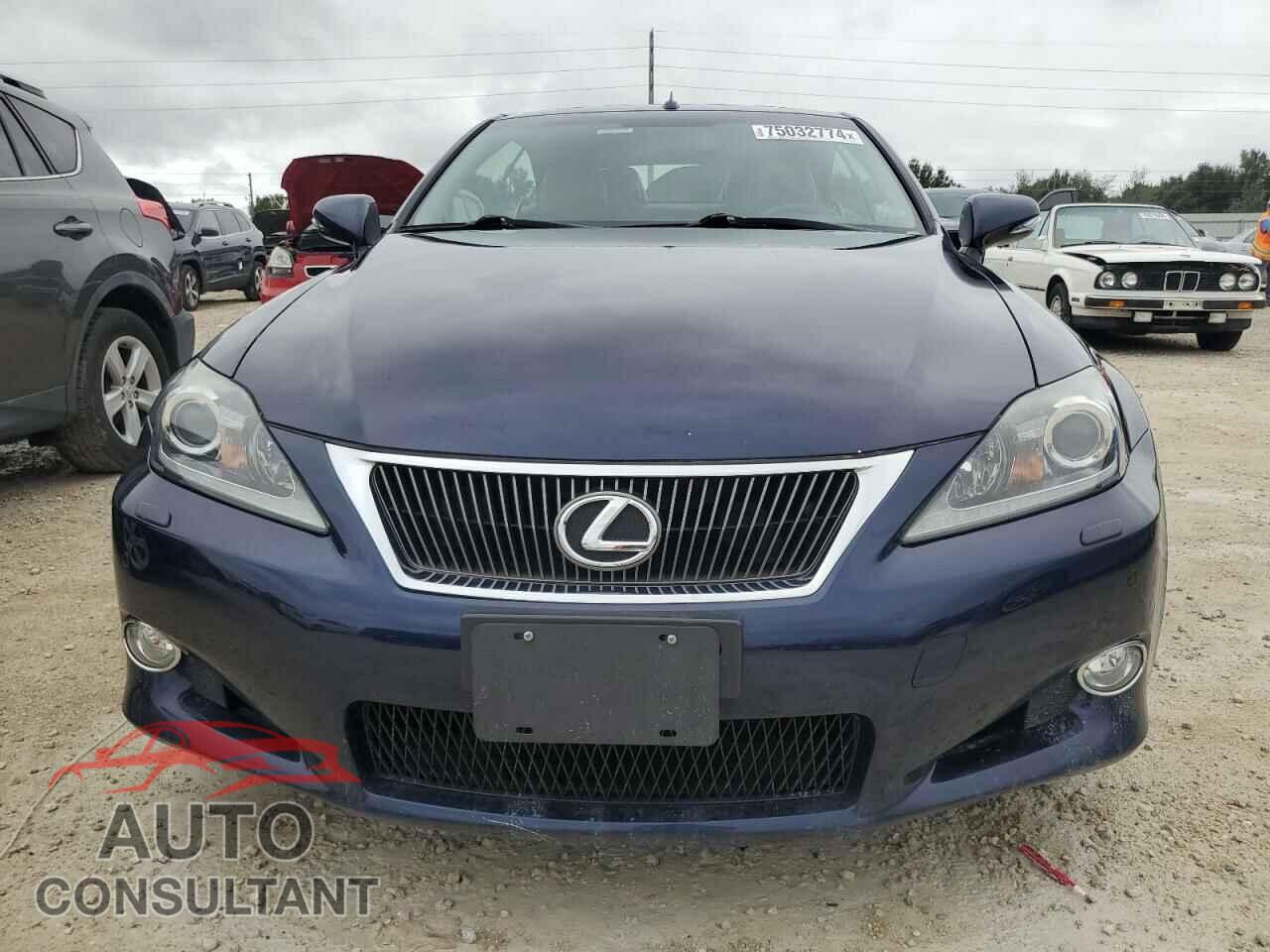 LEXUS IS 2011 - JTHFF2C24B2520094