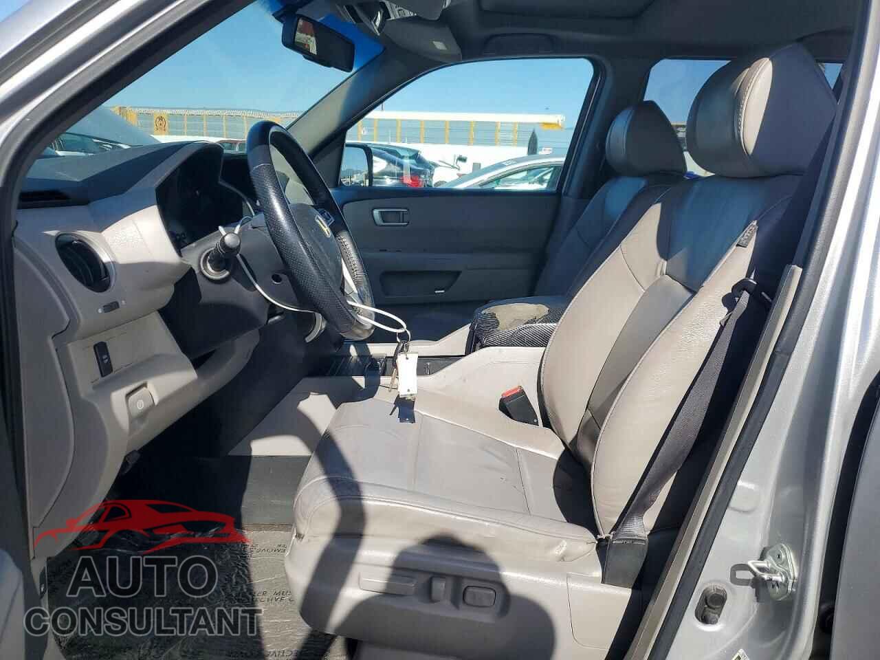 HONDA PILOT 2011 - 5FNYF4H53BB045379