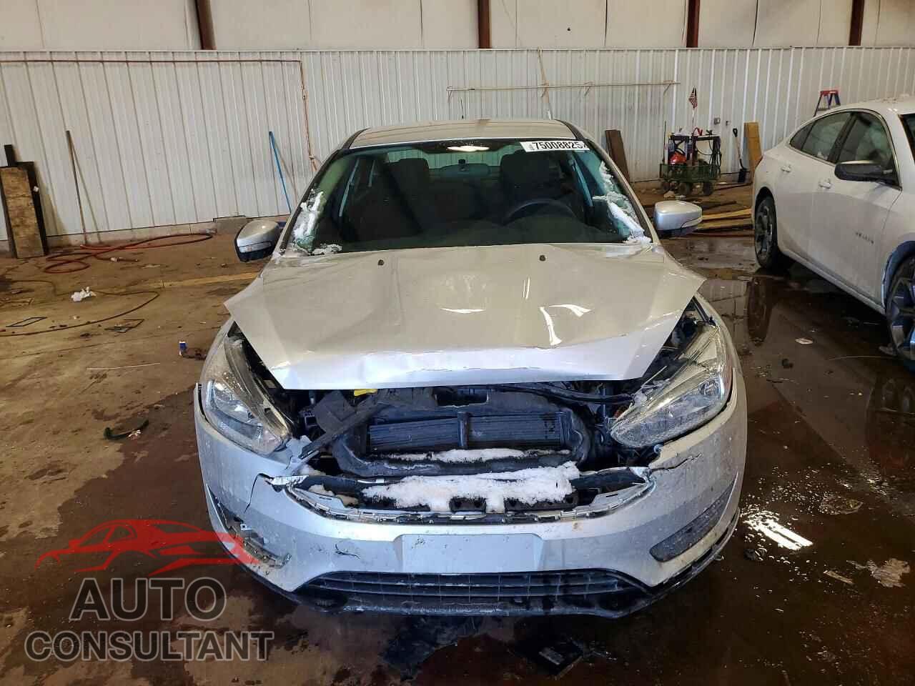 FORD FOCUS 2015 - 1FADP3F23FL270571
