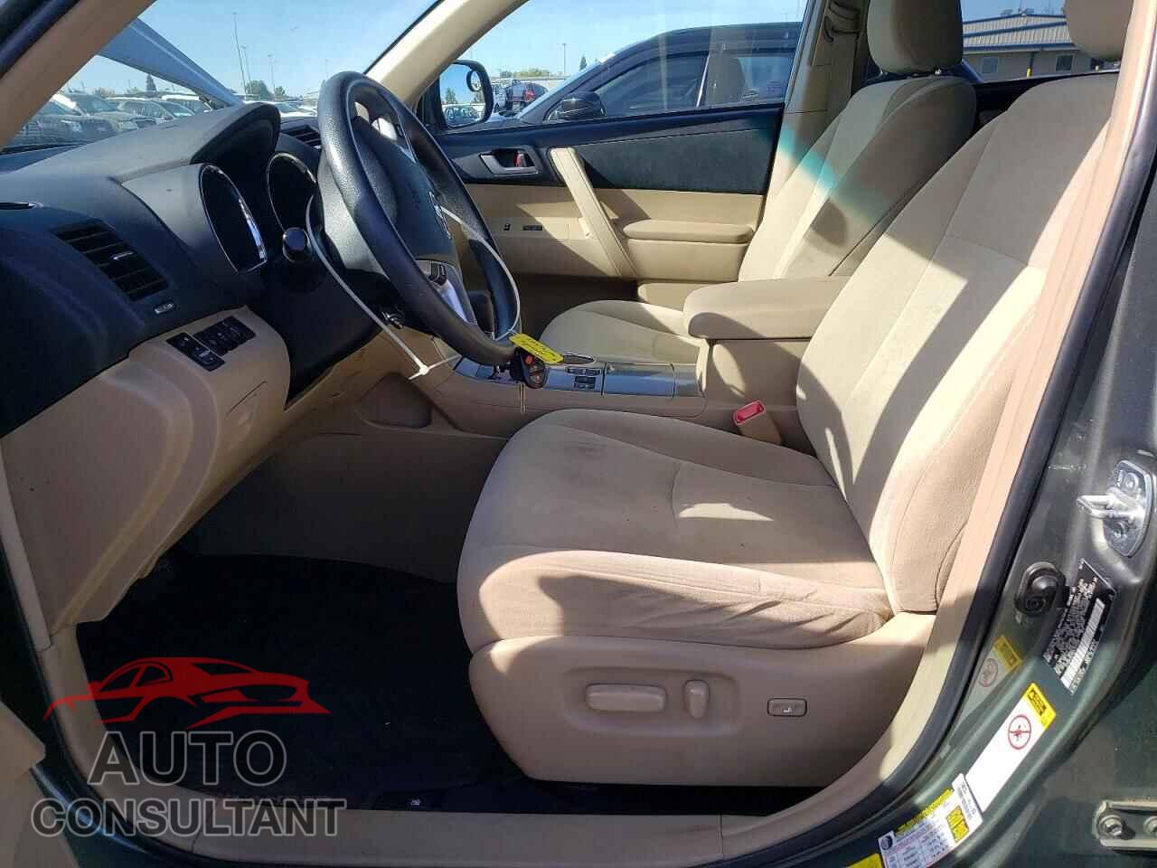 TOYOTA HIGHLANDER 2013 - 5TDBK3EH8DS184996