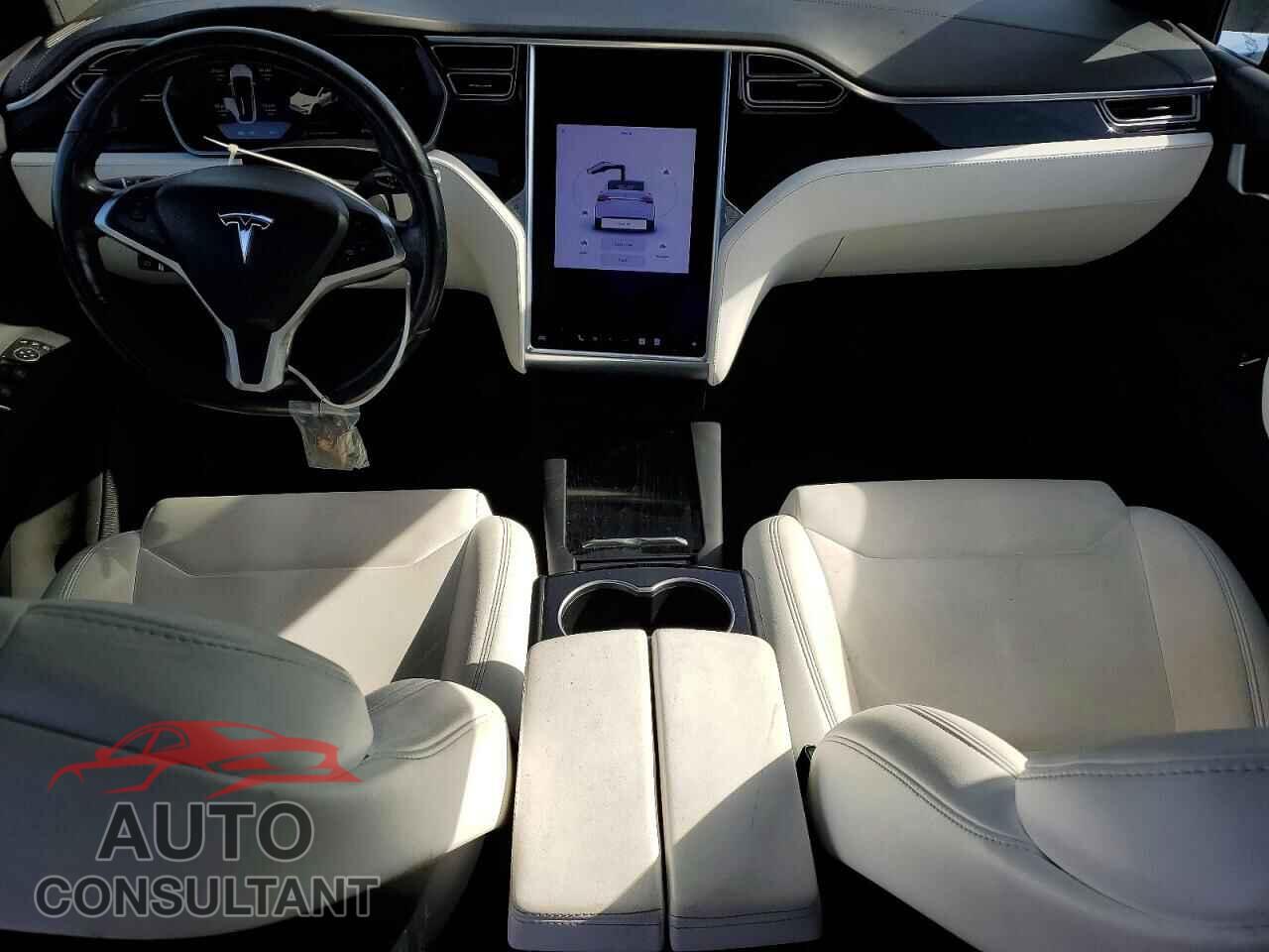 TESLA MODEL X 2017 - 5YJXCBE22HF065652