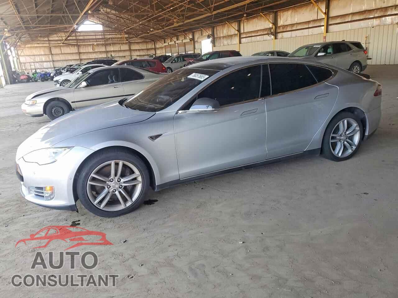 TESLA MODEL S 2015 - 5YJSA1H13FF083457