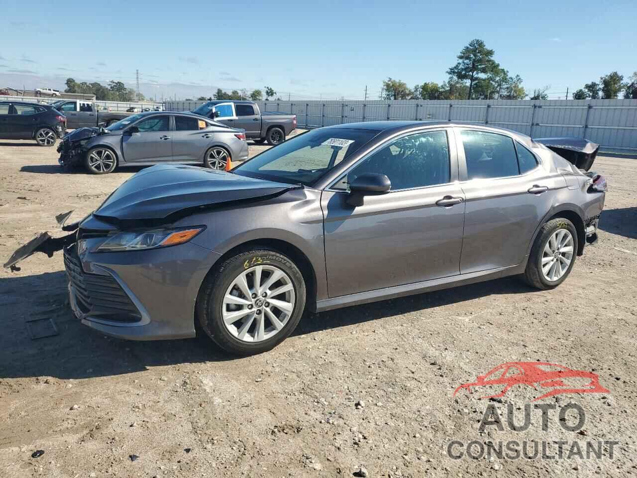 TOYOTA CAMRY 2022 - 4T1C11AK5NU667089
