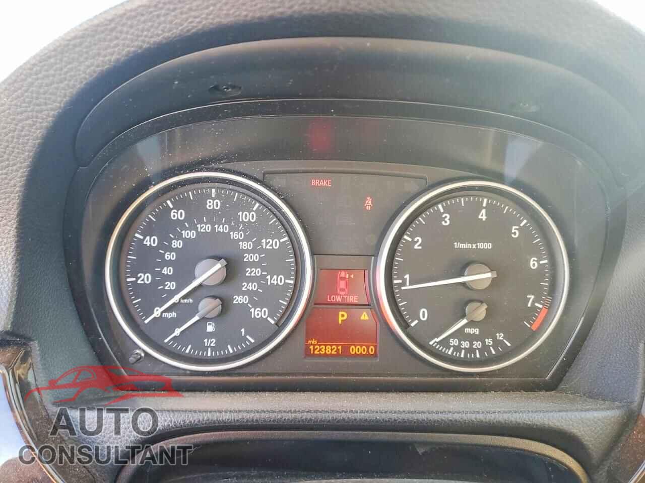 BMW 3 SERIES 2011 - WBAPH7C59BE680474