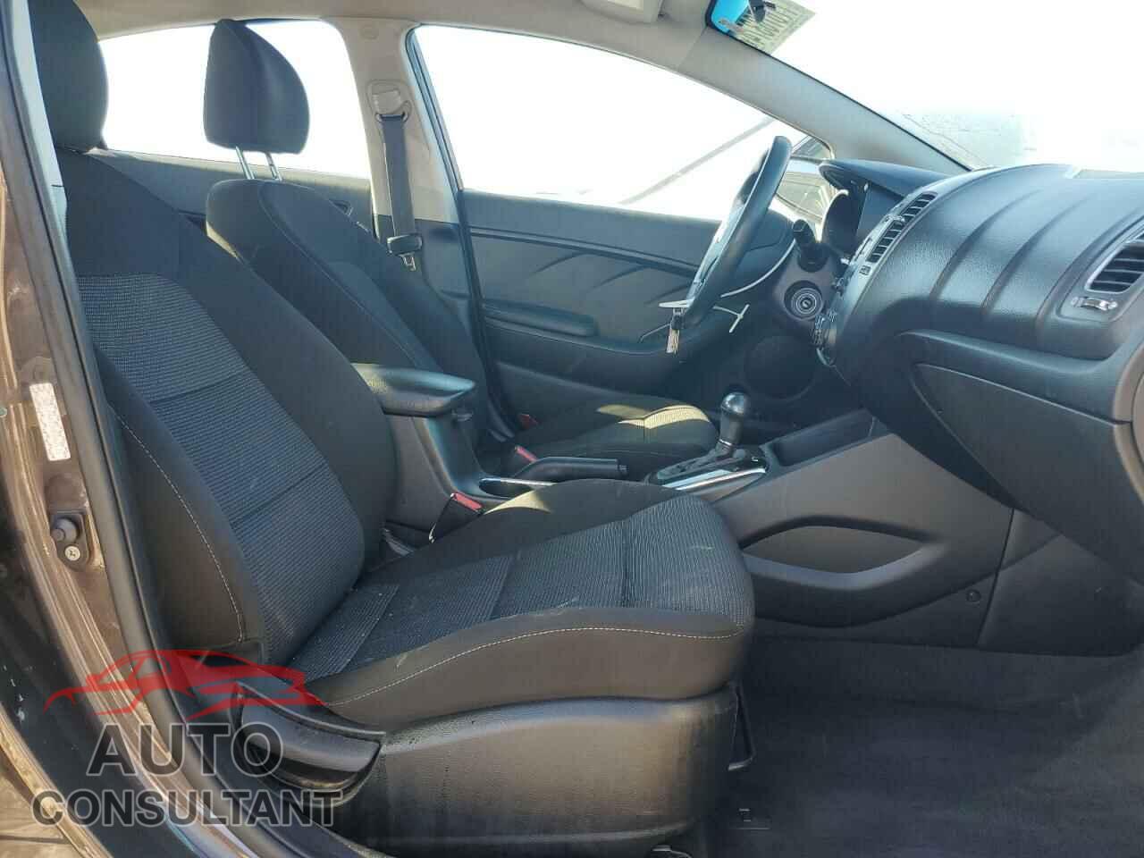 KIA FORTE 2017 - 3KPFK4A73HE043175