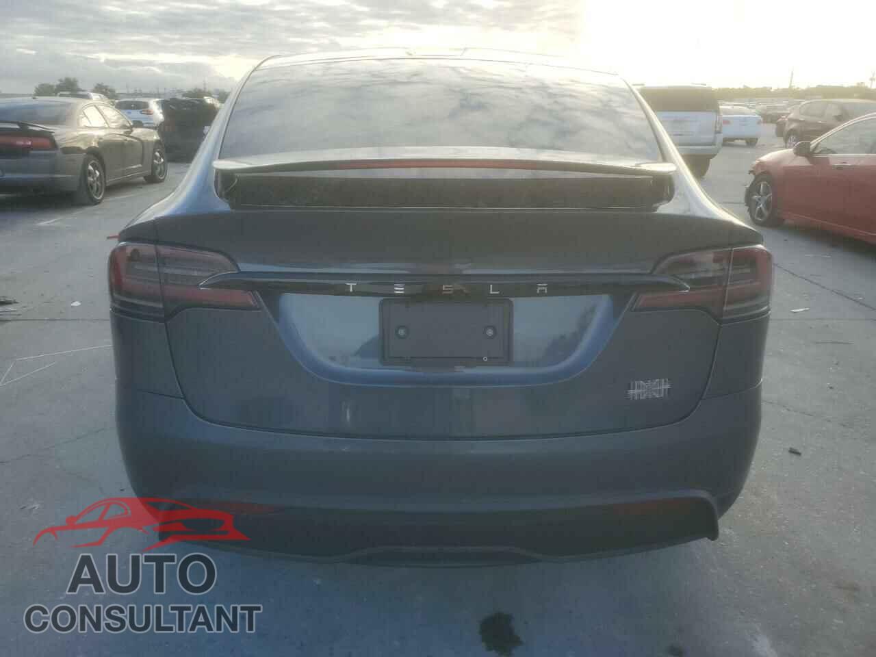 TESLA MODEL X 2023 - 7SAXCBE6XPF408034