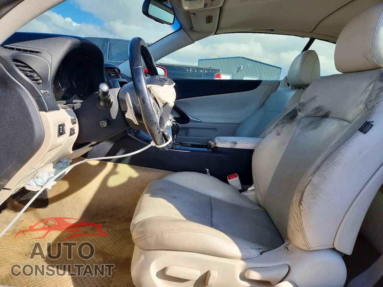 LEXUS IS 2012 - JTHFF2C27C2525520
