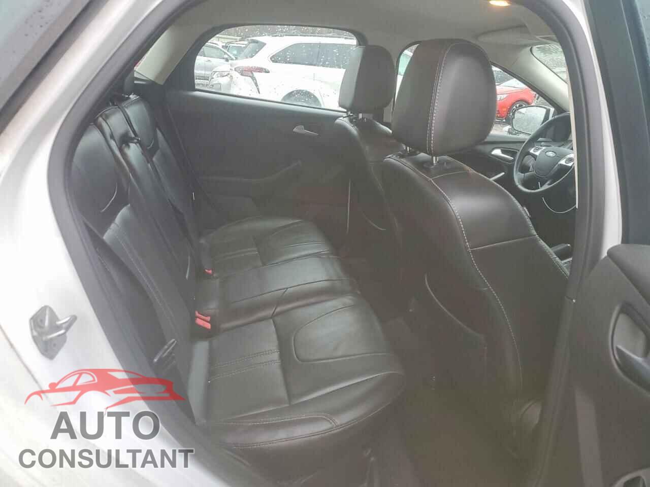 FORD FOCUS 2014 - 1FADP3K2XEL324159