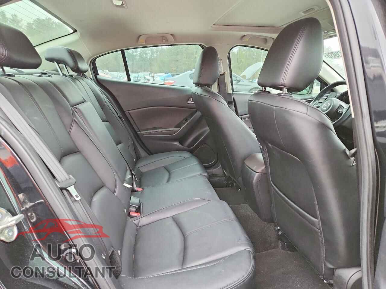MAZDA 3 2018 - 3MZBN1V33JM258477