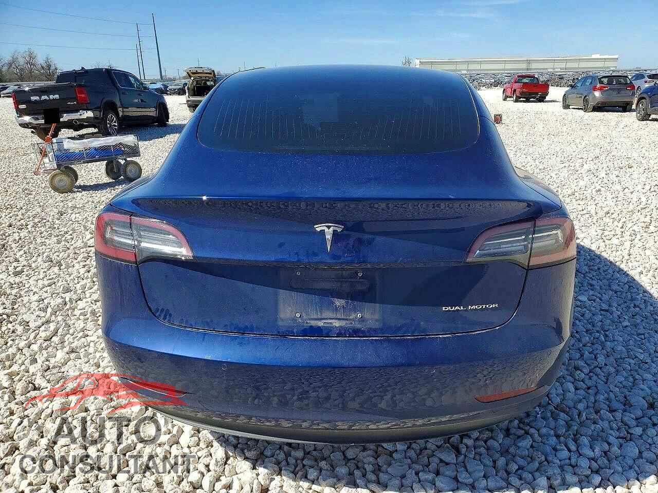 TESLA MODEL 3 2018 - 5YJ3E1EB4JF185512