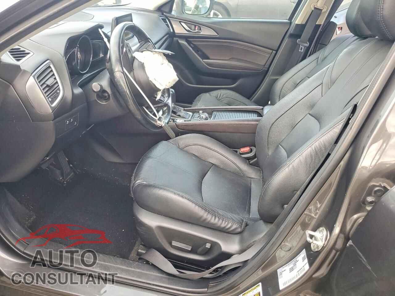MAZDA 3 2018 - 3MZBN1W33JM230077