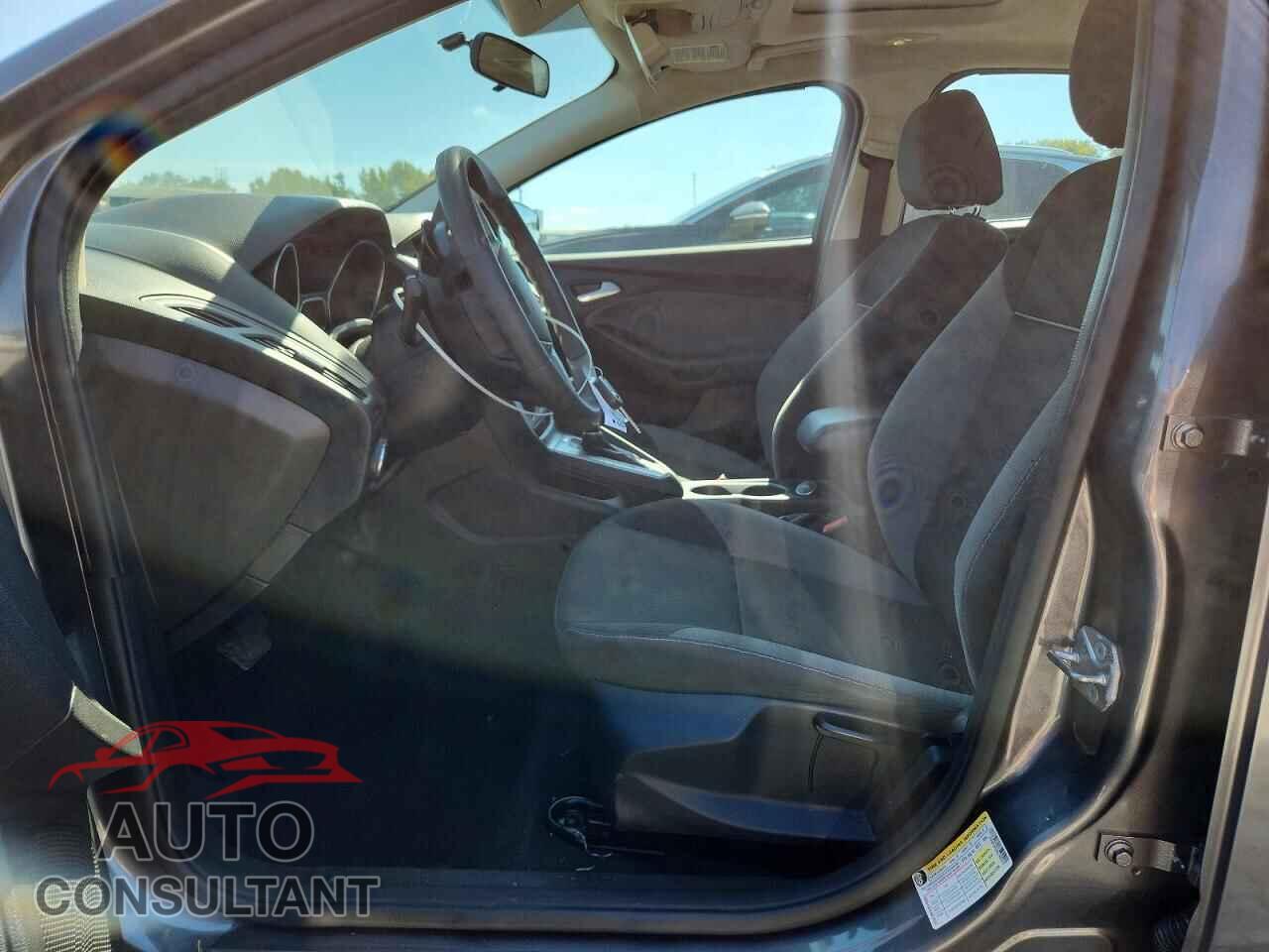 FORD FOCUS 2014 - 1FADP3F2XEL268377