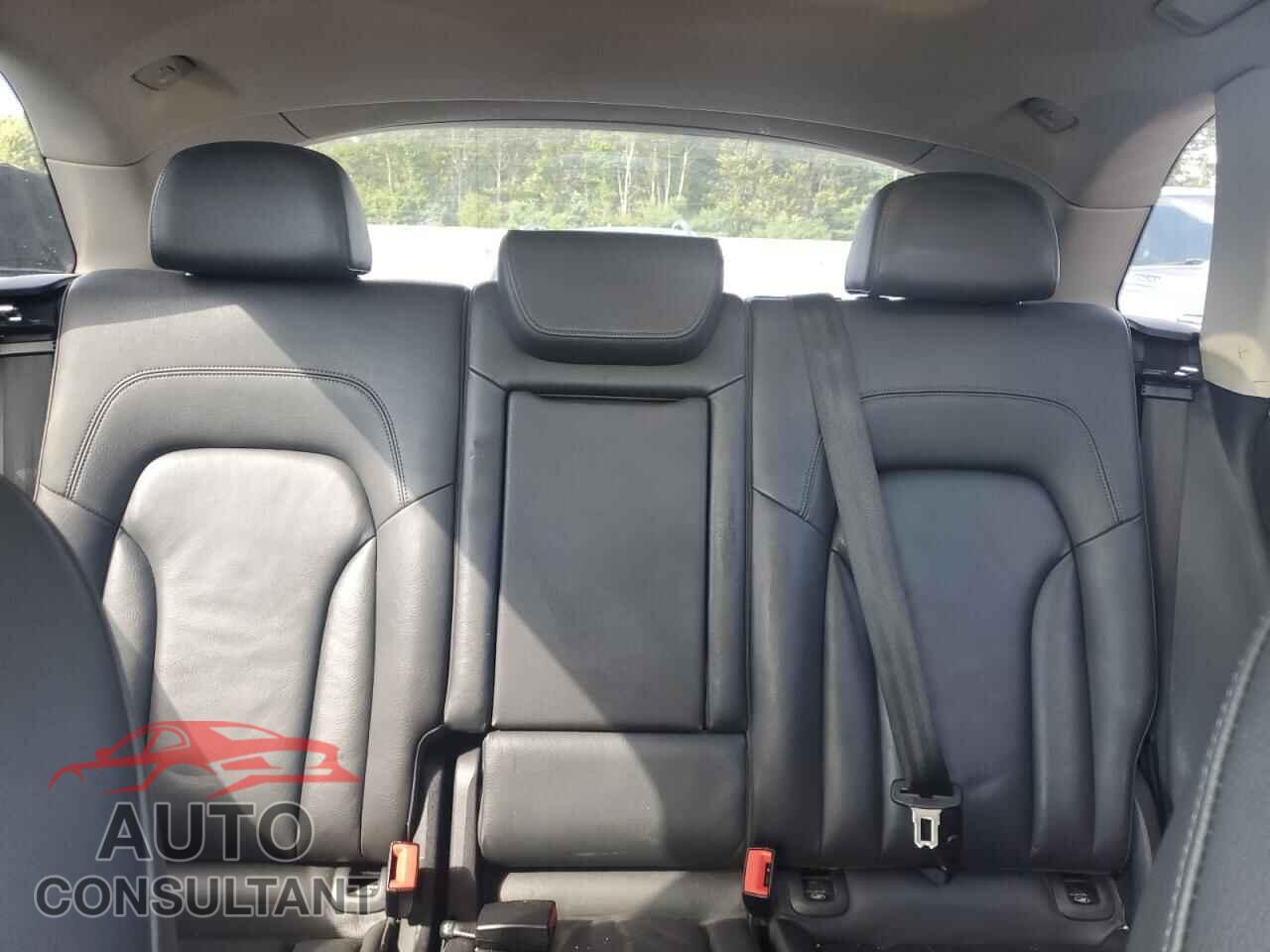AUDI Q5 2011 - WA1DKAFP4BA096258