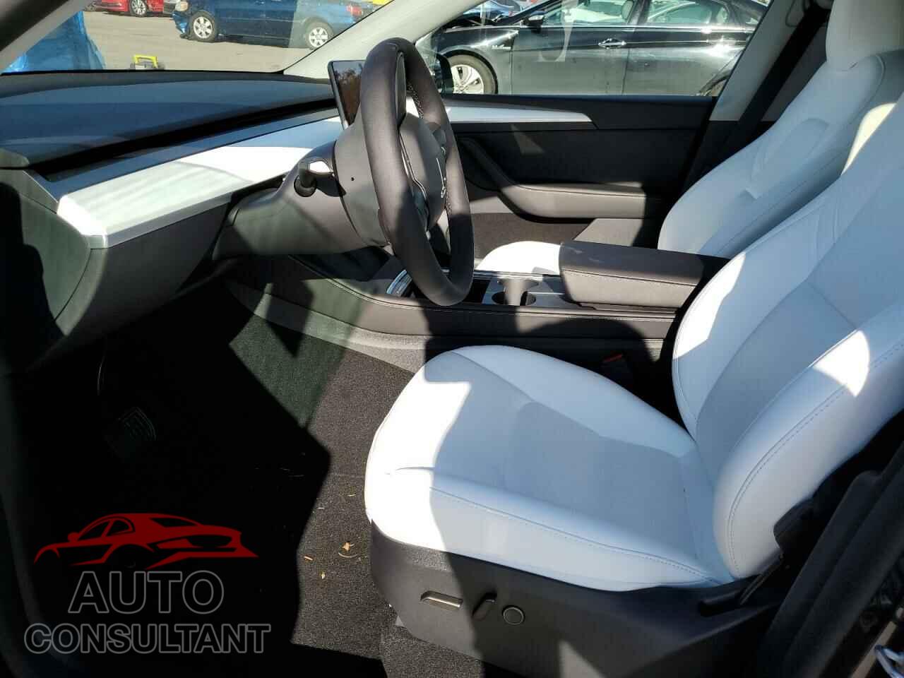 TESLA MODEL Y 2024 - 7SAYGAEE2RF080993