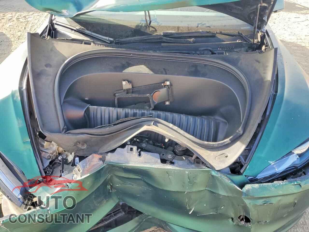 TESLA MODEL 3 2024 - 5YJ3E1EA9RF860726