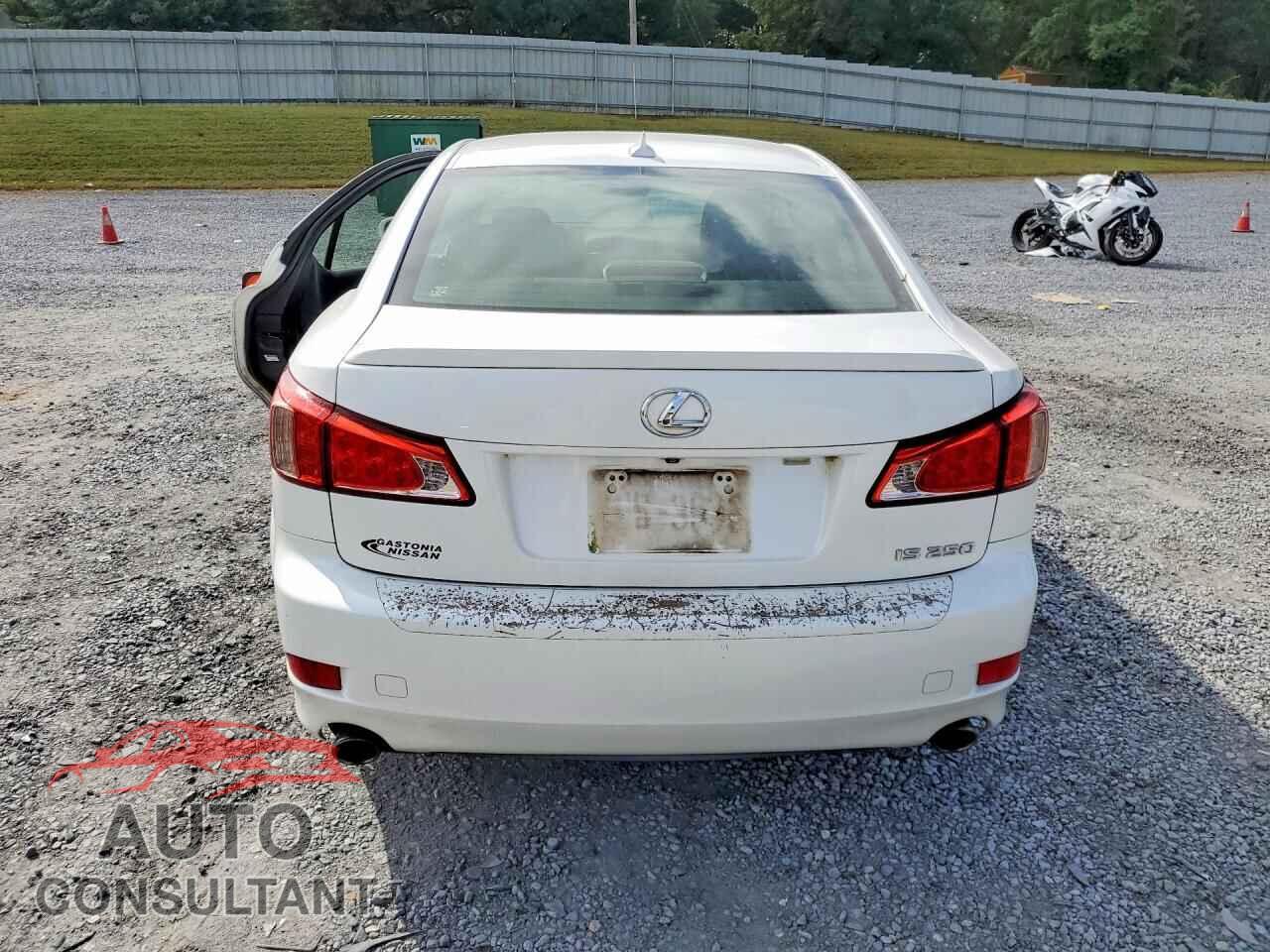 LEXUS IS 2011 - JTHBF5C21B5145733