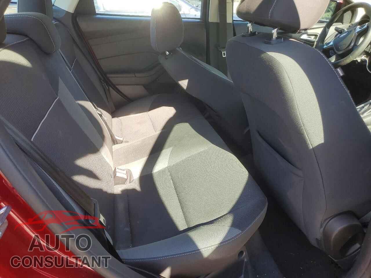FORD FOCUS 2014 - 1FADP3F22EL458562