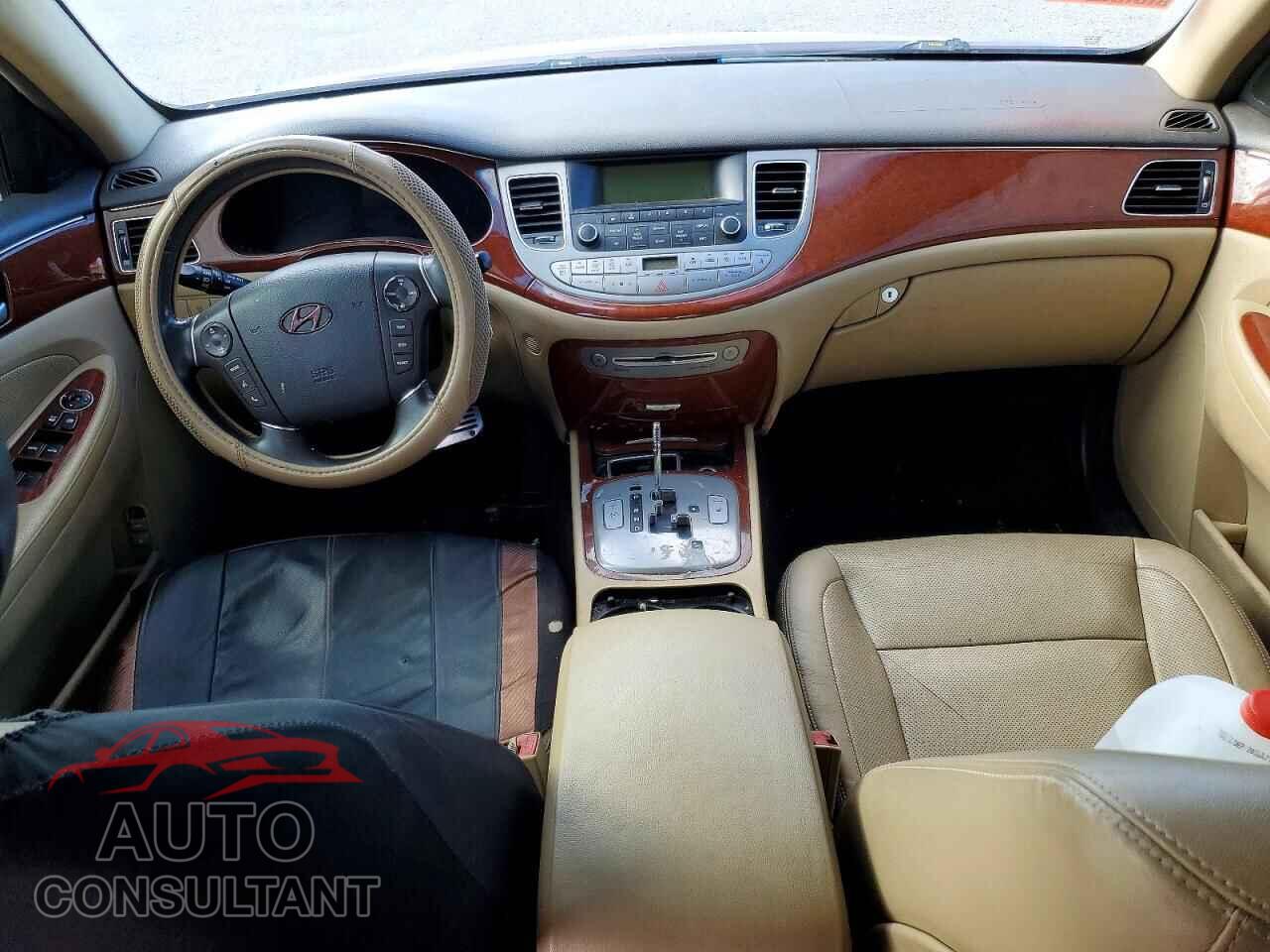 HYUNDAI GENESIS 2013 - KMHGC4DD4DU228717