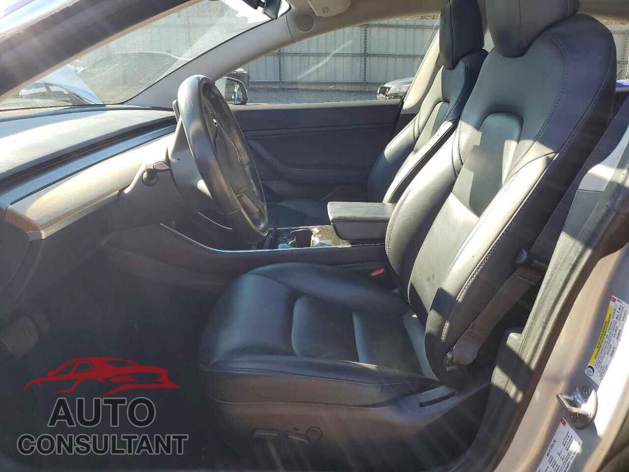 TESLA MODEL 3 2018 - 5YJ3E1EA3JF048519