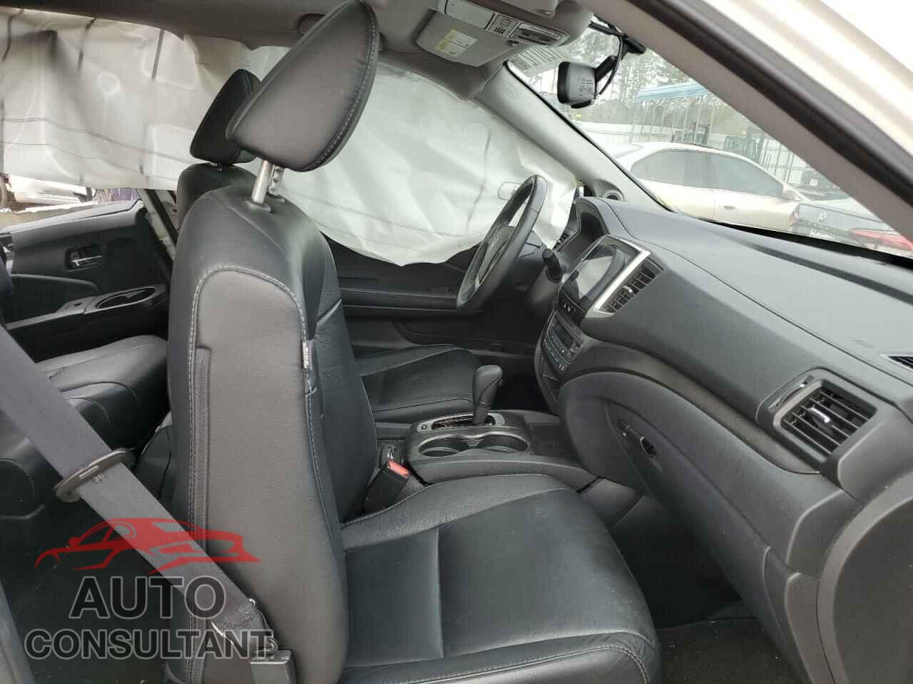 HONDA PILOT 2017 - 5FNYF5H54HB014706
